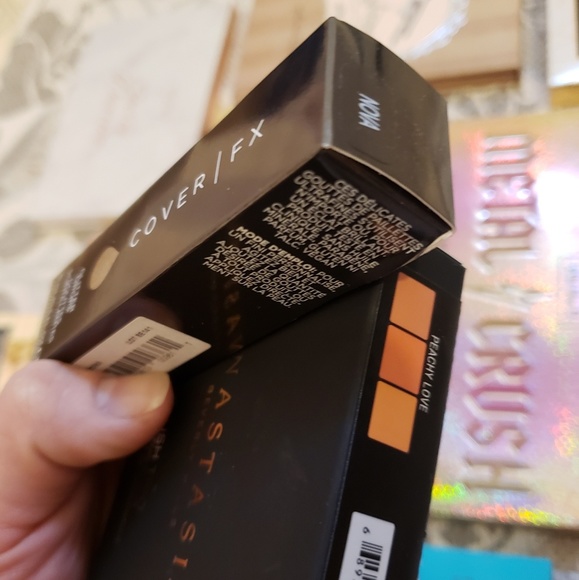 Makeup Bundle - Picture 4 of 8